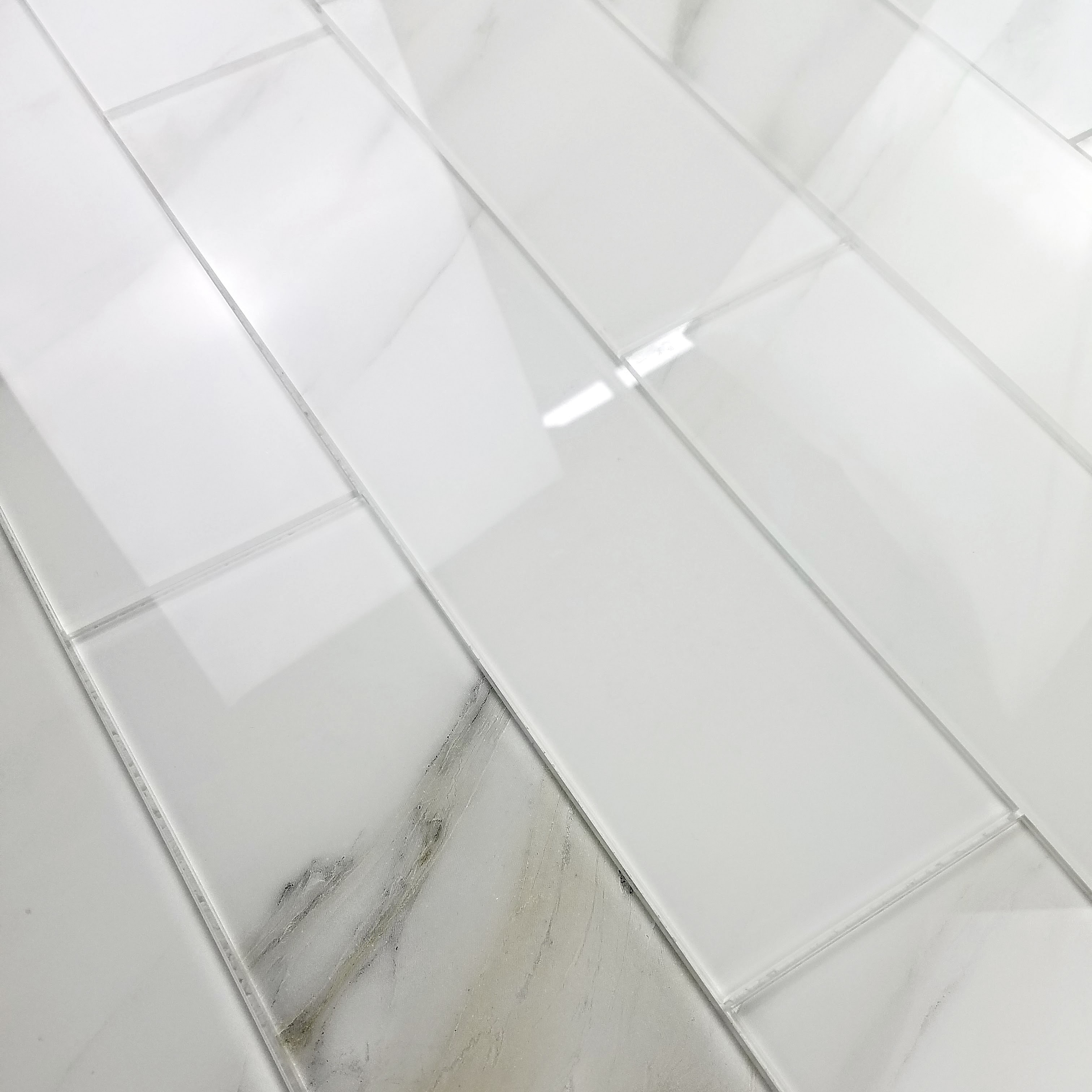 Calacatta Straight Edge Glossy / 4"x16" / Glossy Nature Collection 0