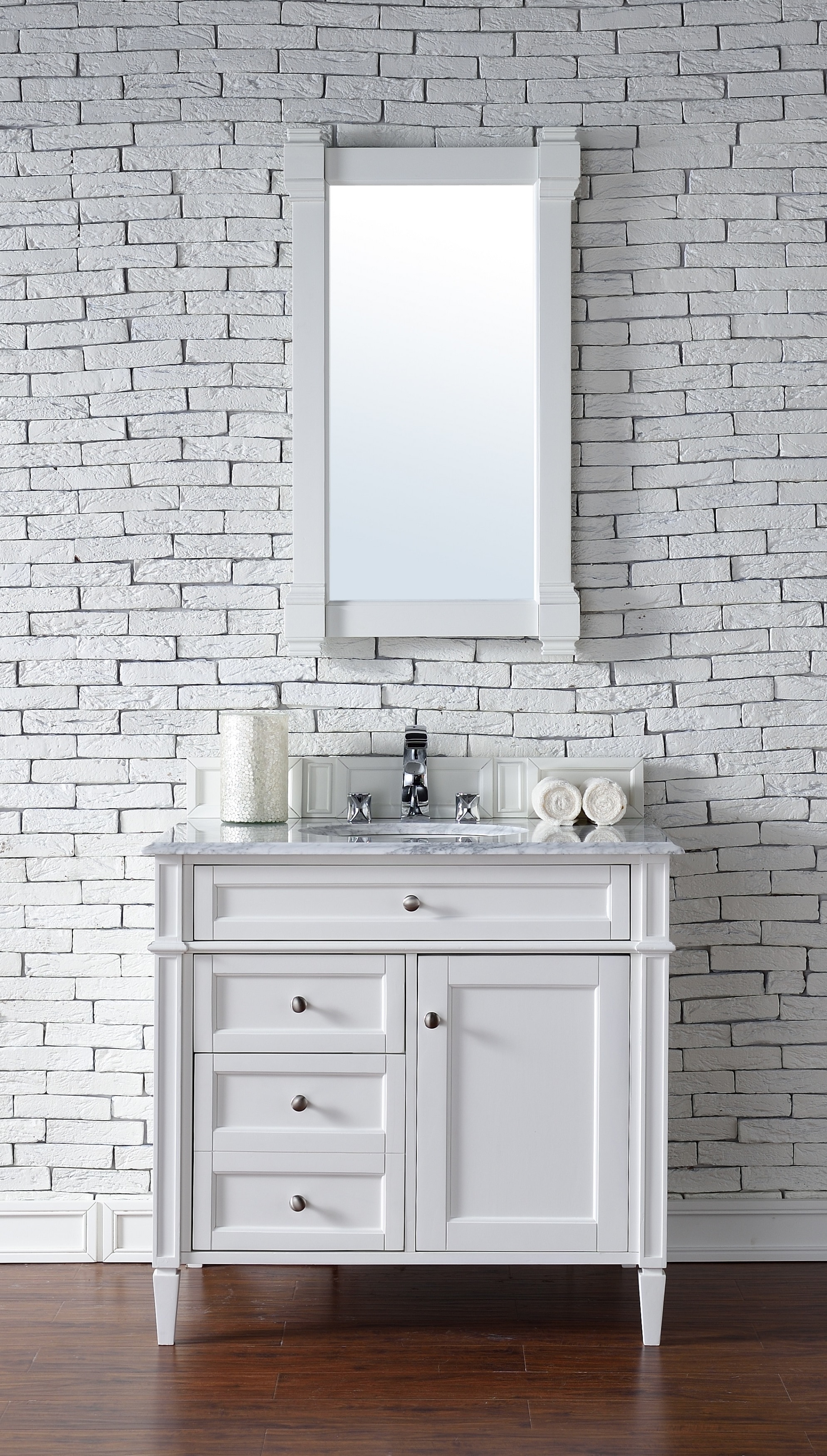 Transitional, Traditional / 36 / Snow White Quartz / Cottage White Brittany Collection 0
