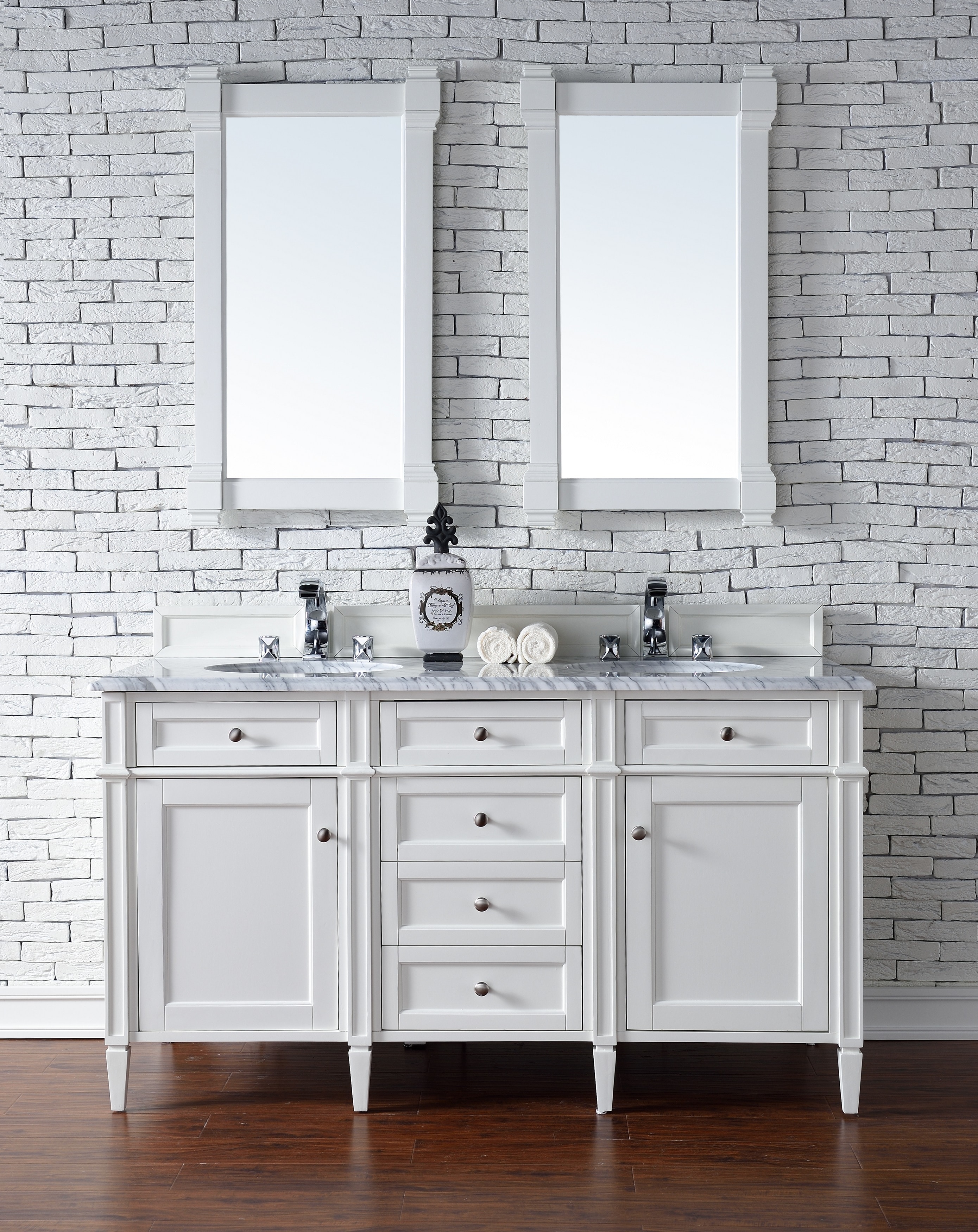 Transitional, Traditional / 60 / Snow White Quartz / Cottage White Brittany Collection 0